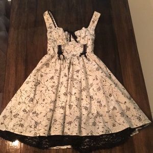 Hot Topic Balconet Dress